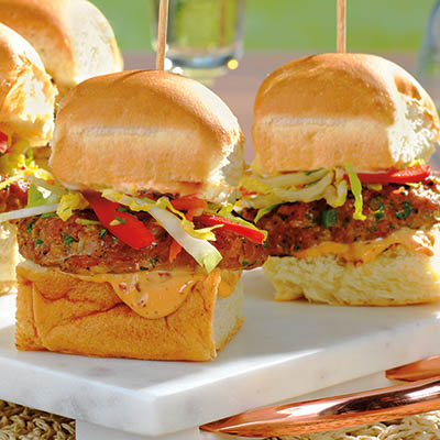 SPICY CHICKEN SLIDERS WITH ASIAN SLAW | BCLIQUOR
